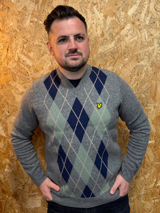 Lyle & Scott Argyle V-neck Jumper Grey/Bright Navy - RD1 Clothing