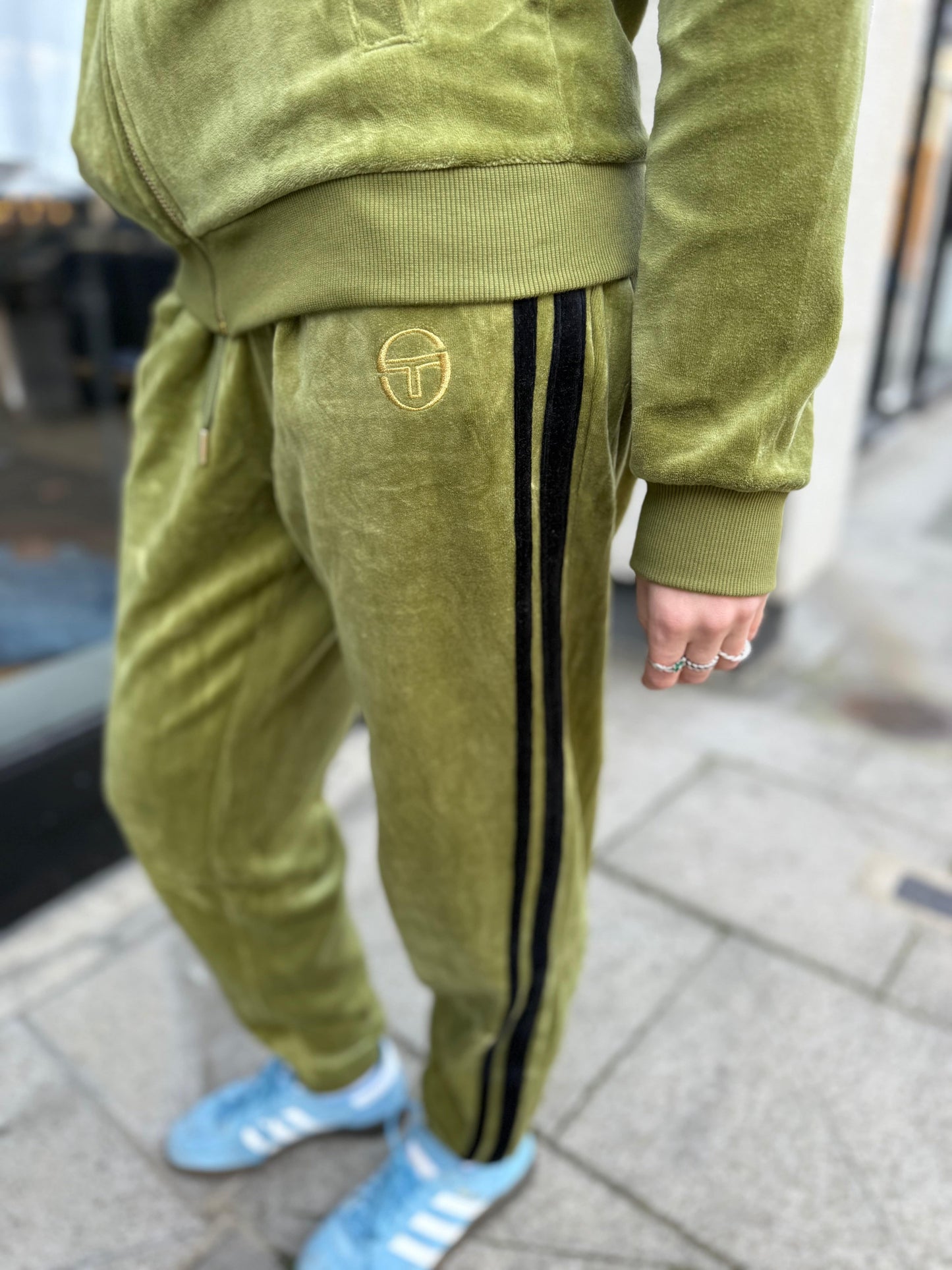 Sergio Tacchini Damarindo Velour Track Pants In Sphagnum - RD1 Clothing