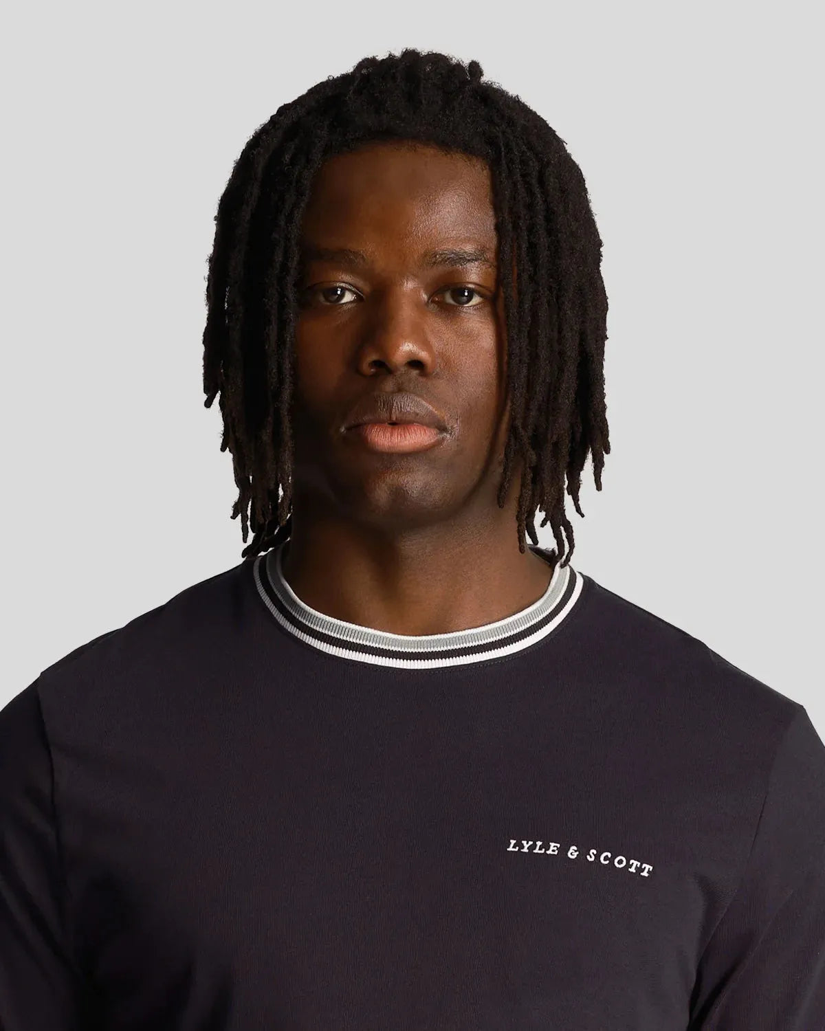 Lyle & Scott Embroidered Tipped T-Shirt In Dark Navy - RD1 Clothing
