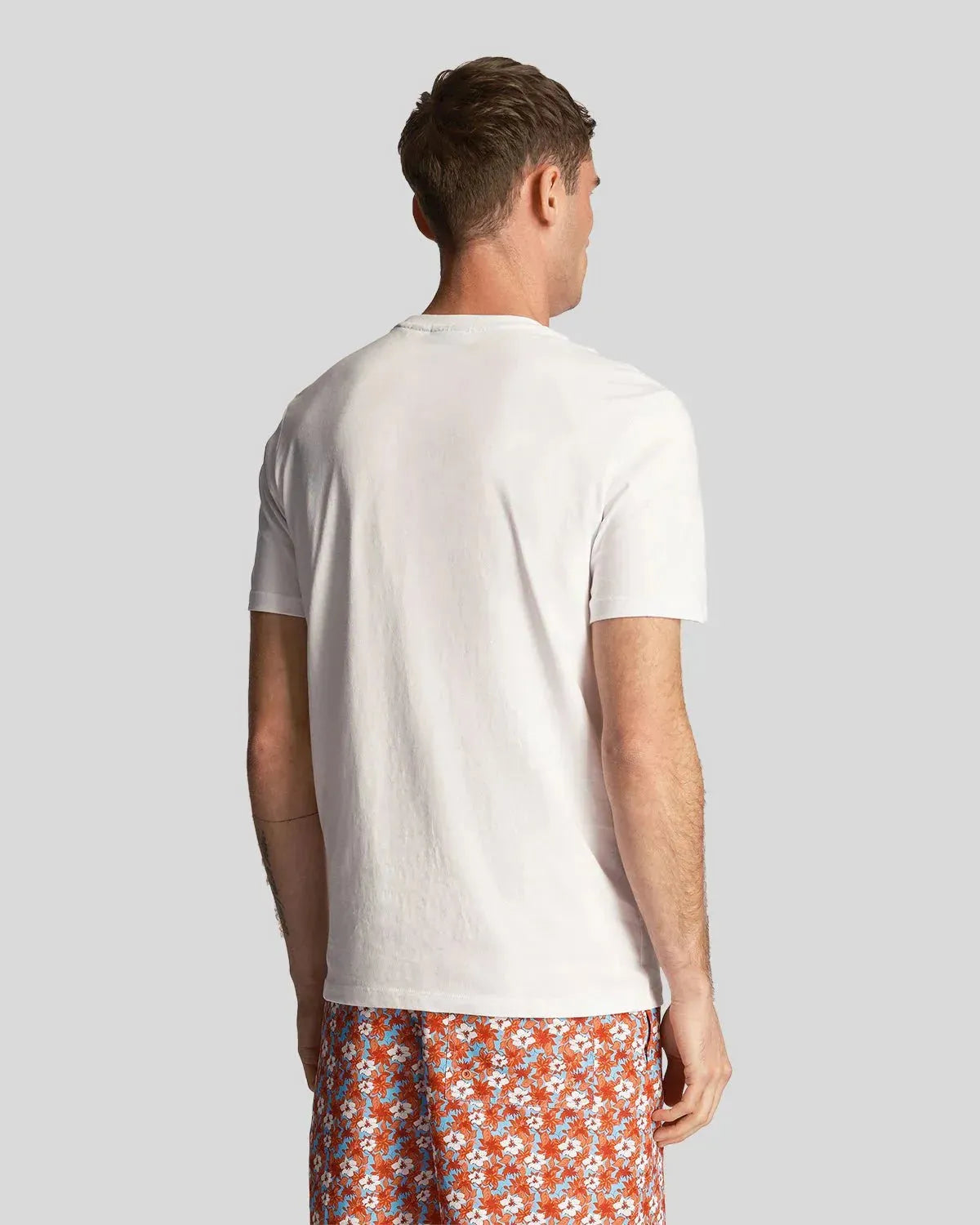 Lyle & Scott Floral Print Pocket T-Shirt In White
