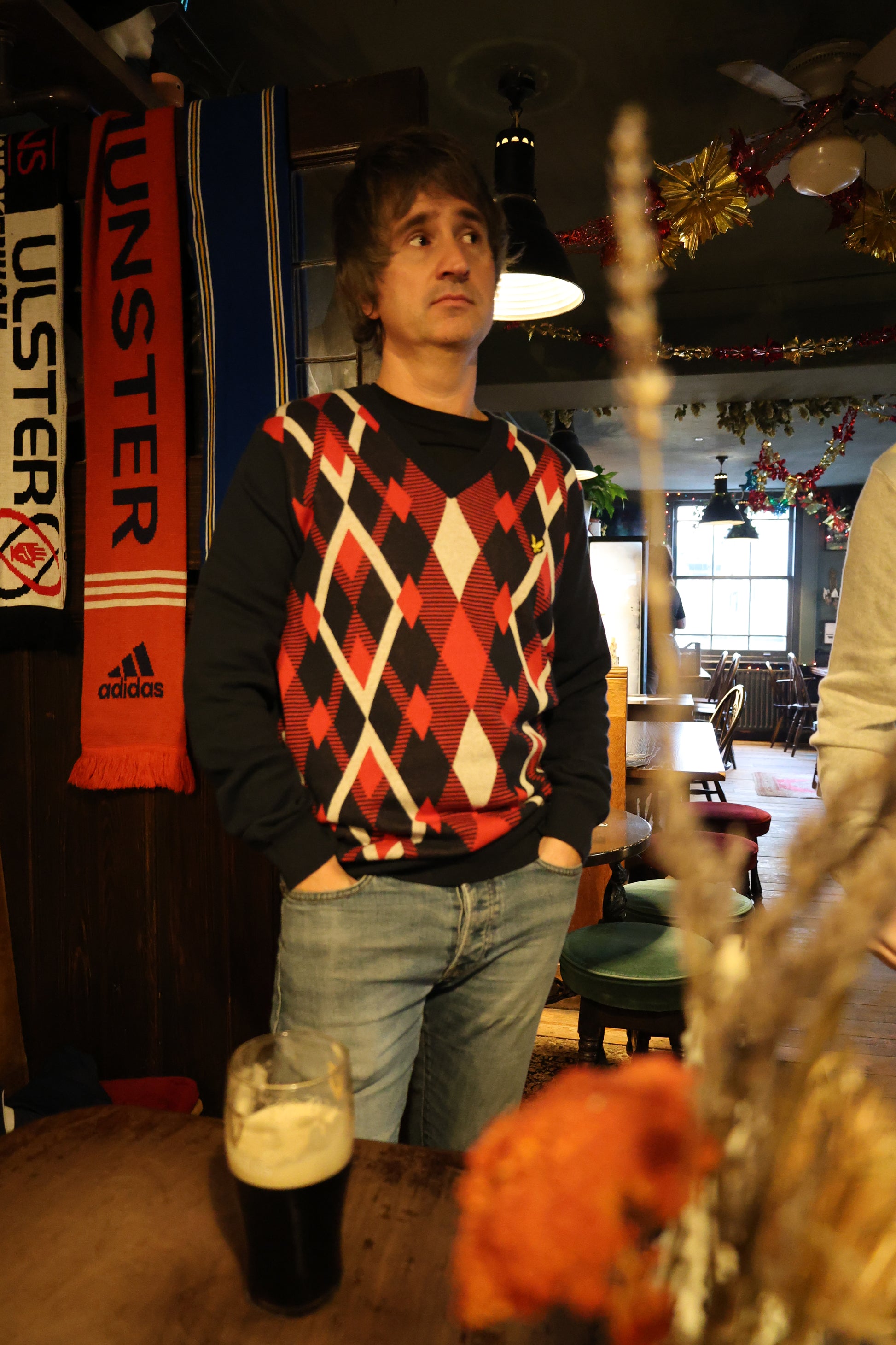 Lyle & Scott Cotton Argyle V Neck Jumper Dark Navy/Cherry Red - RD1 Clothing