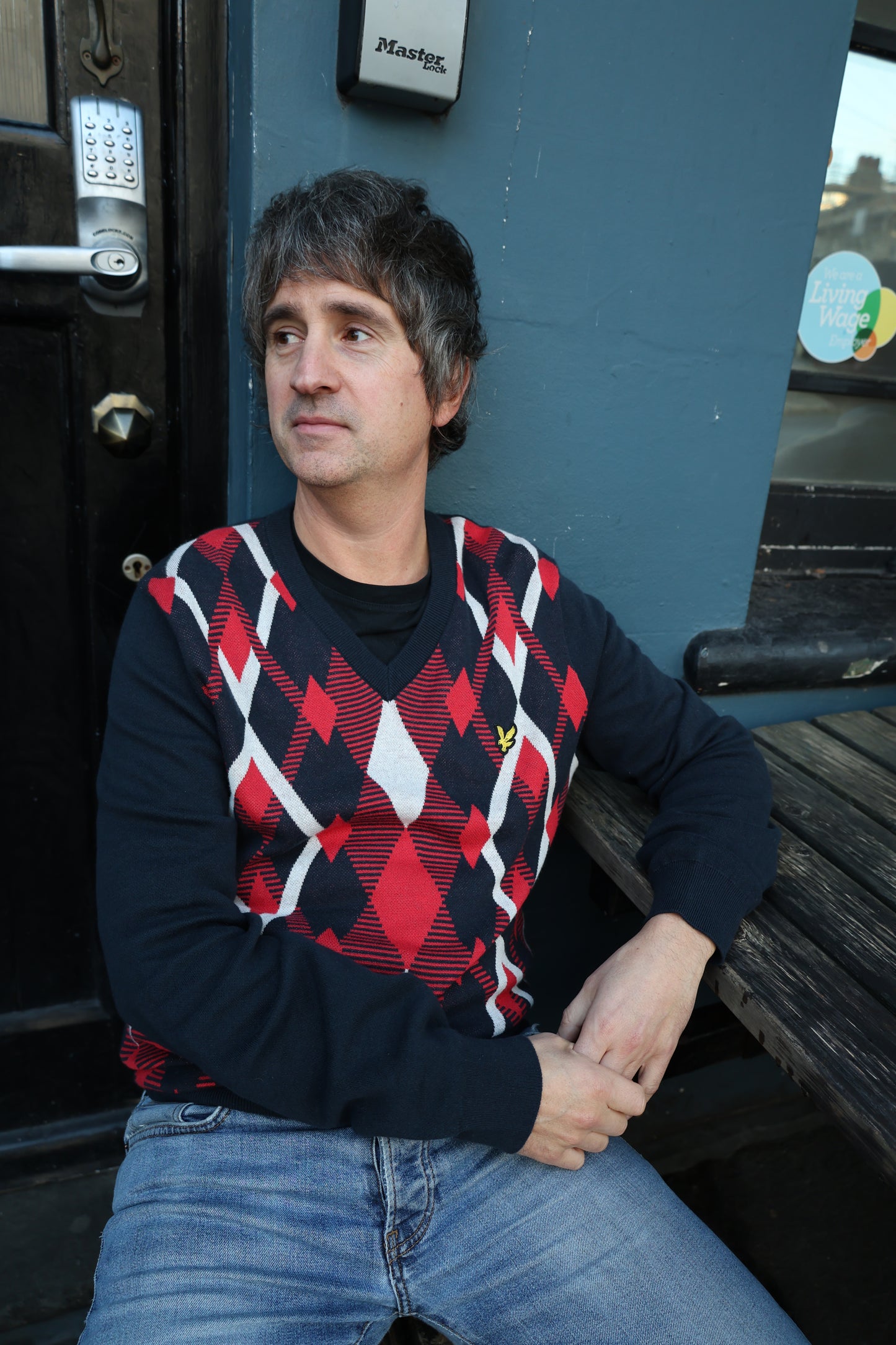 Lyle & Scott Cotton Argyle V Neck Jumper Dark Navy/Cherry Red - RD1 Clothing