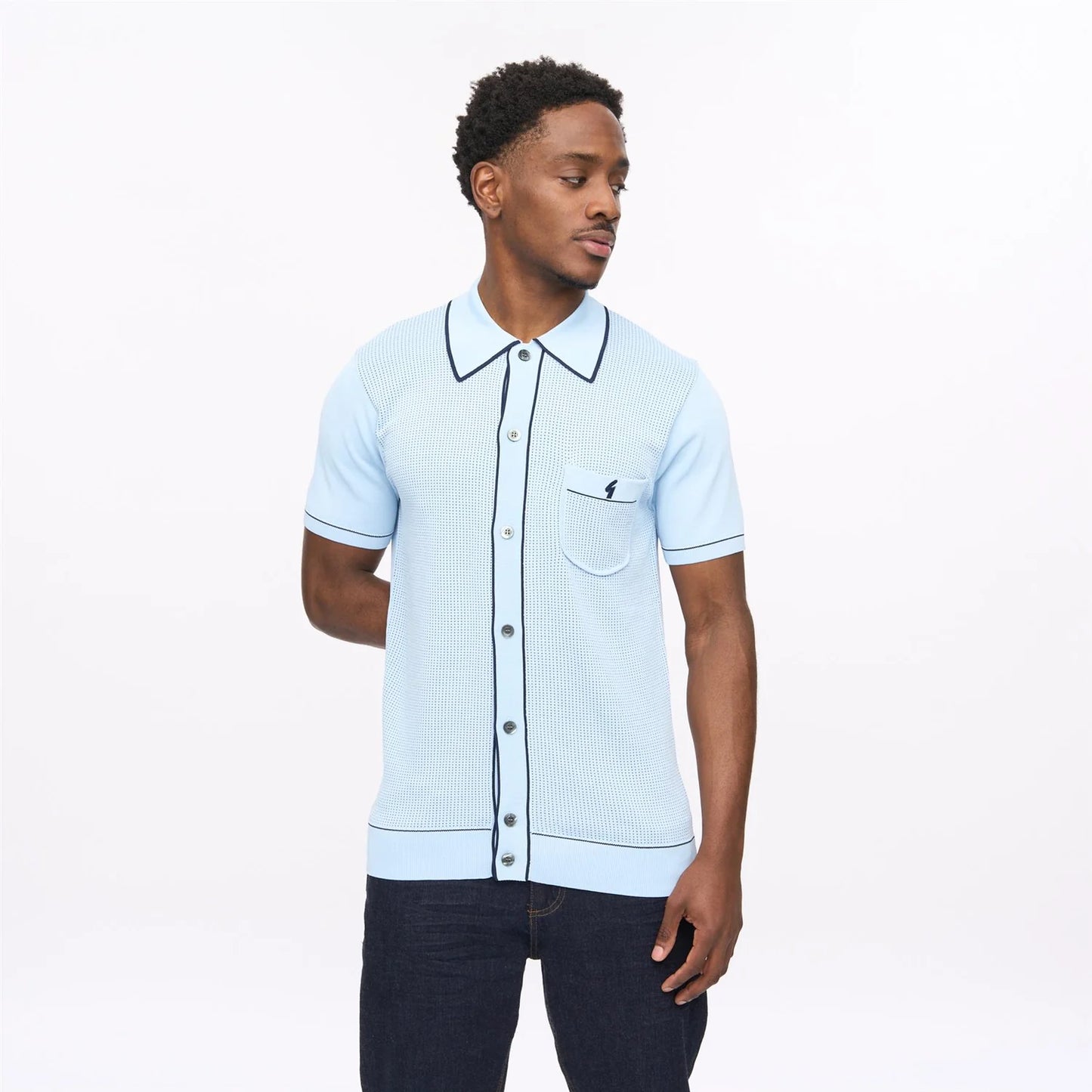 Gabicci Vintage Gabicci Di Lello knitted polo shirt in surf-inspired design, showcasing a textured knitwear style with a classic collar.