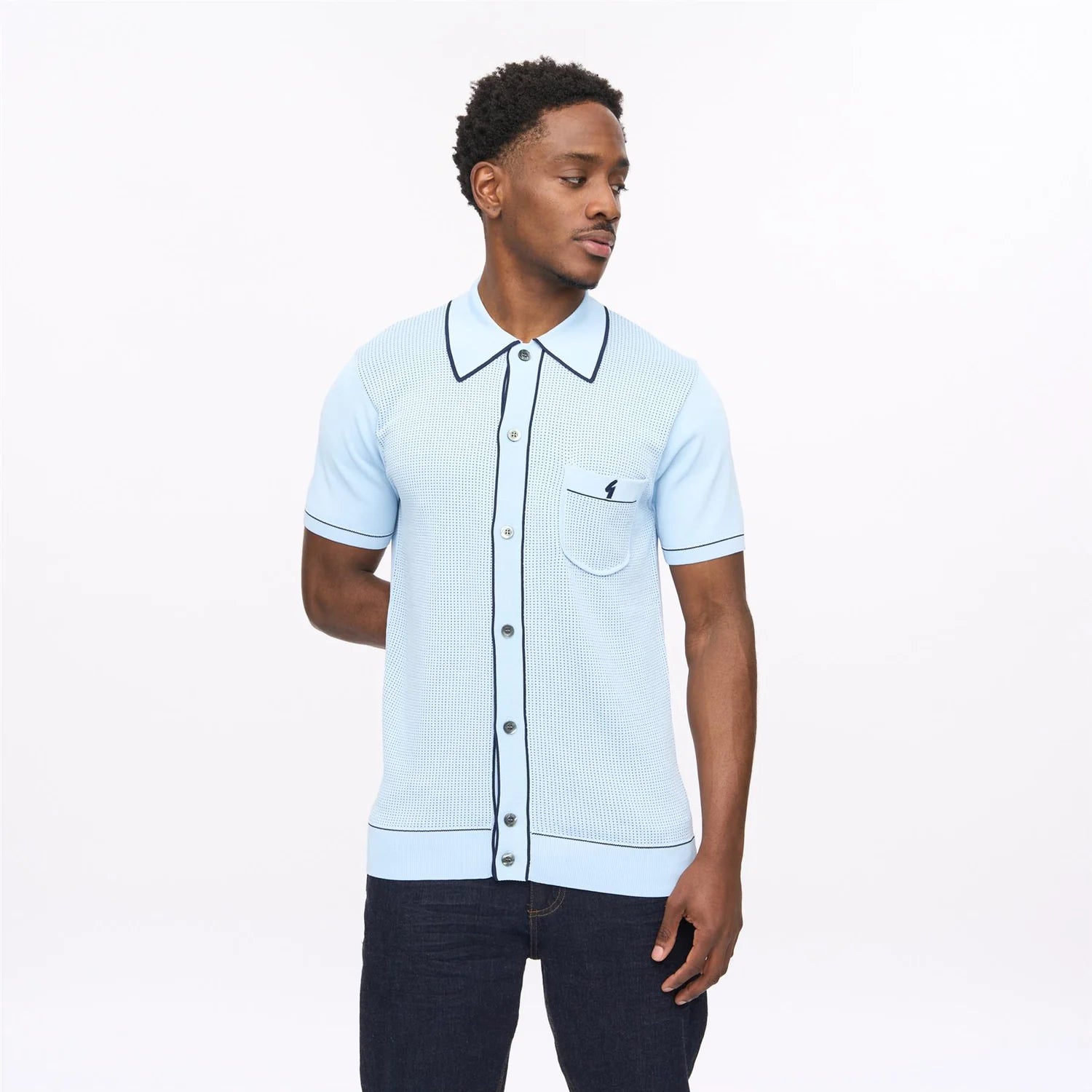 Gabicci Vintage Gabicci Di Lello knitted polo shirt in surf-inspired design, showcasing a textured knitwear style with a classic collar.