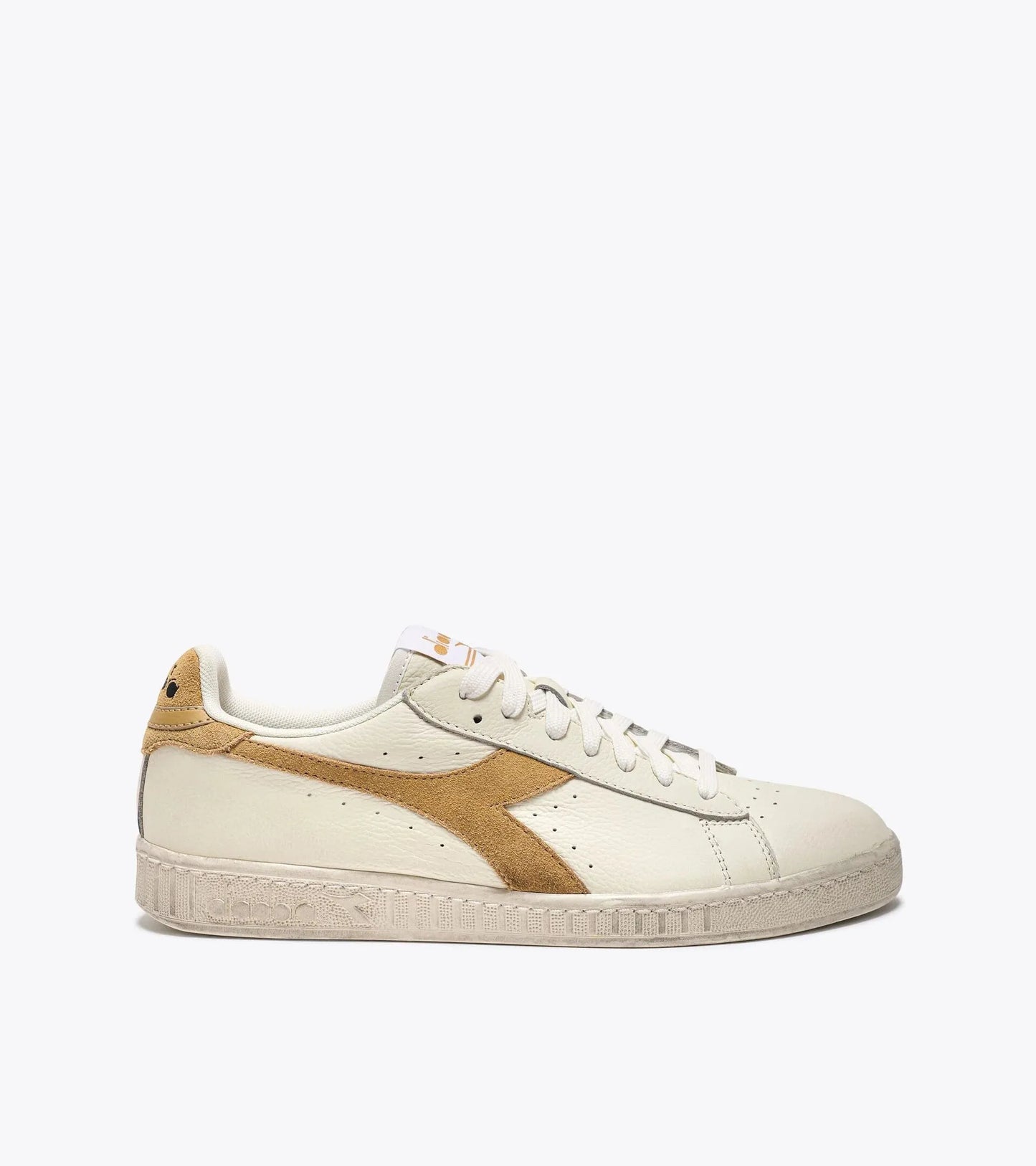 Diadora Game L Low Waxed Suede In White/ Latte