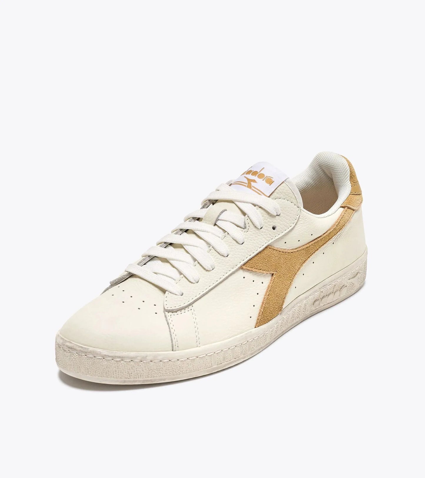 Diadora Game L Low Waxed Suede In White/ Latte