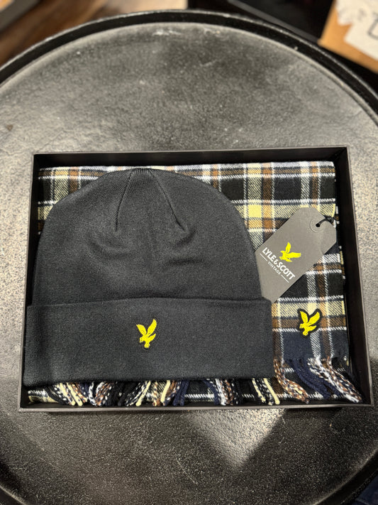 Lyle & Scott Lambswool Blend Scarf and Beanie Set Blue Night