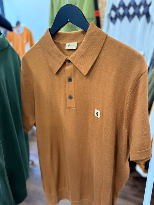 Gabicci Vintage Jackson Short Sleeve Plain Knitted Polo Walnut