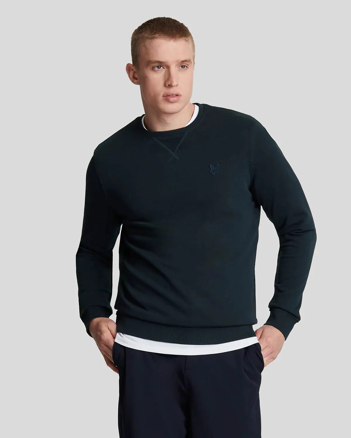 Lyle & Scott Tonal Eagle Crew Neck Sweatshirt In Dark Navy