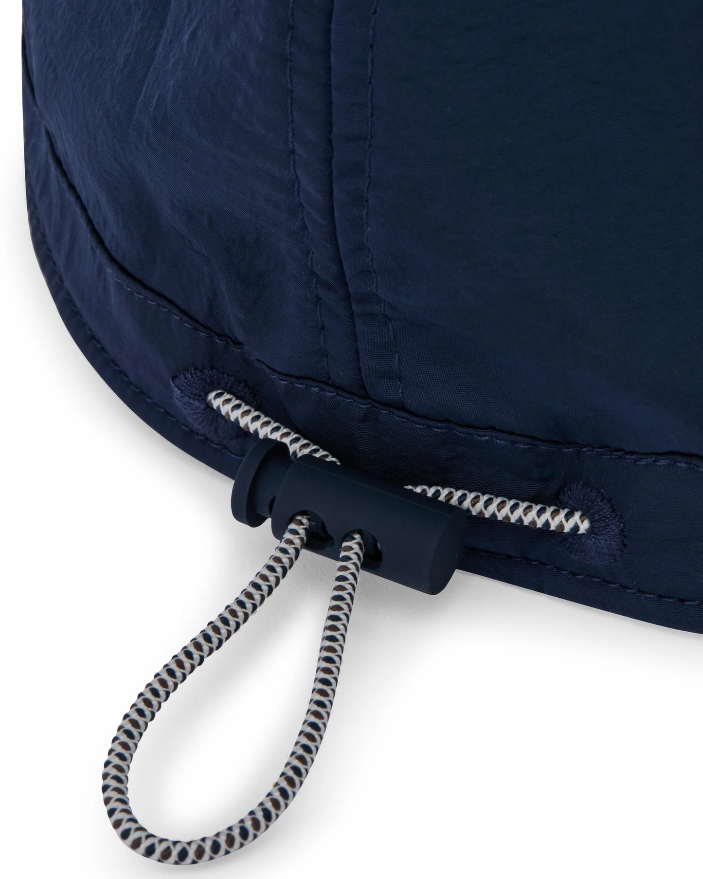 Navy Aquascutum Lamina Badge Baseball Cap with adjustable strap and embroidered brand logo on front, casual men's accessory.