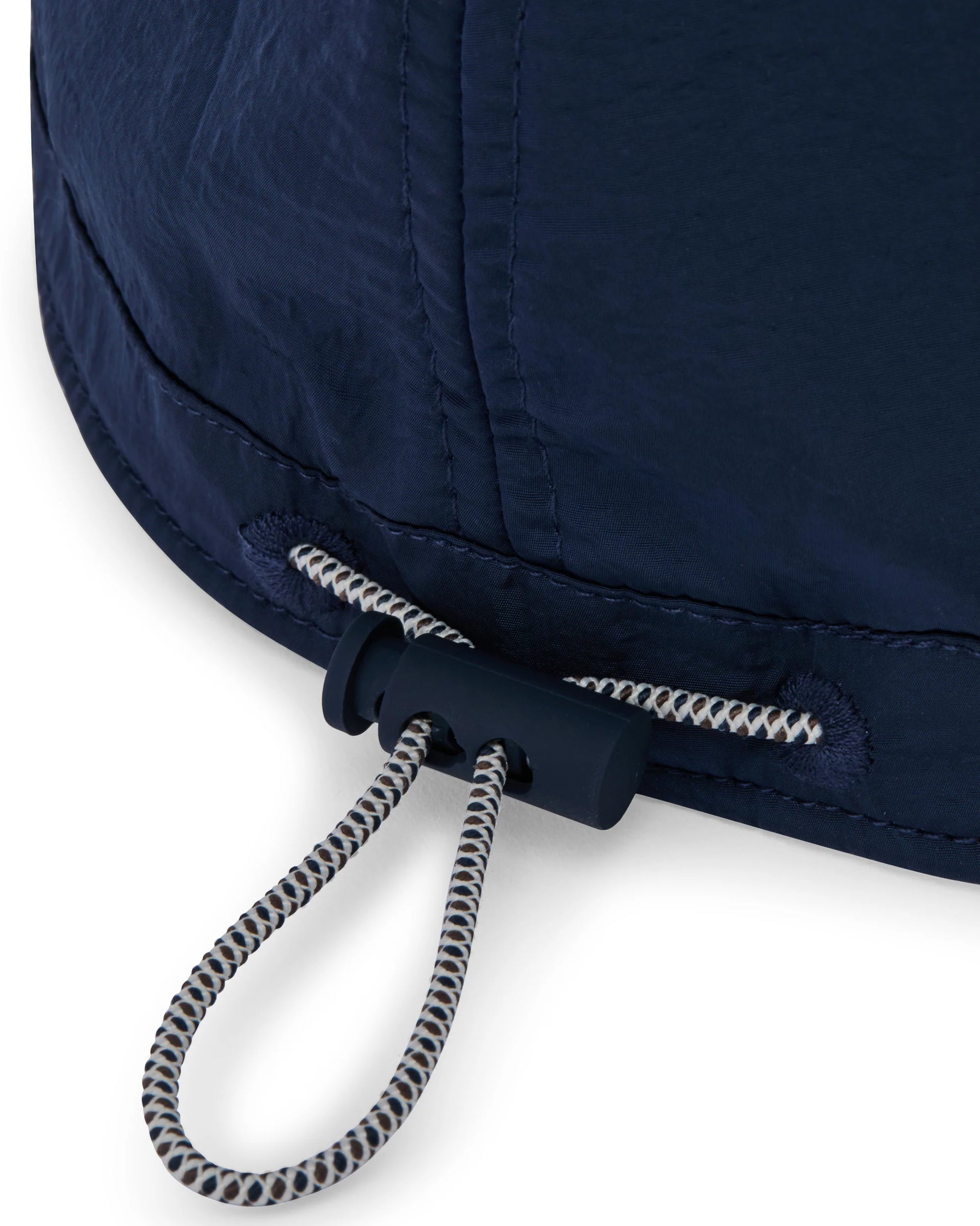 Navy Aquascutum Lamina Badge Baseball Cap with adjustable strap and embroidered brand logo on front, casual men's accessory.