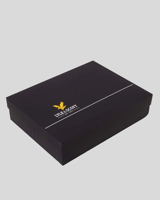 Lyle & Scott Lambswool Blend Scarf and Beanie Set Jet Black