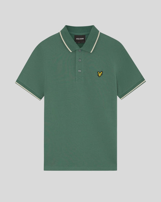 Men's Lyle & Scott polo shirt in Everglade and Wheat with tipped collar, casual fit, and short sleeves.