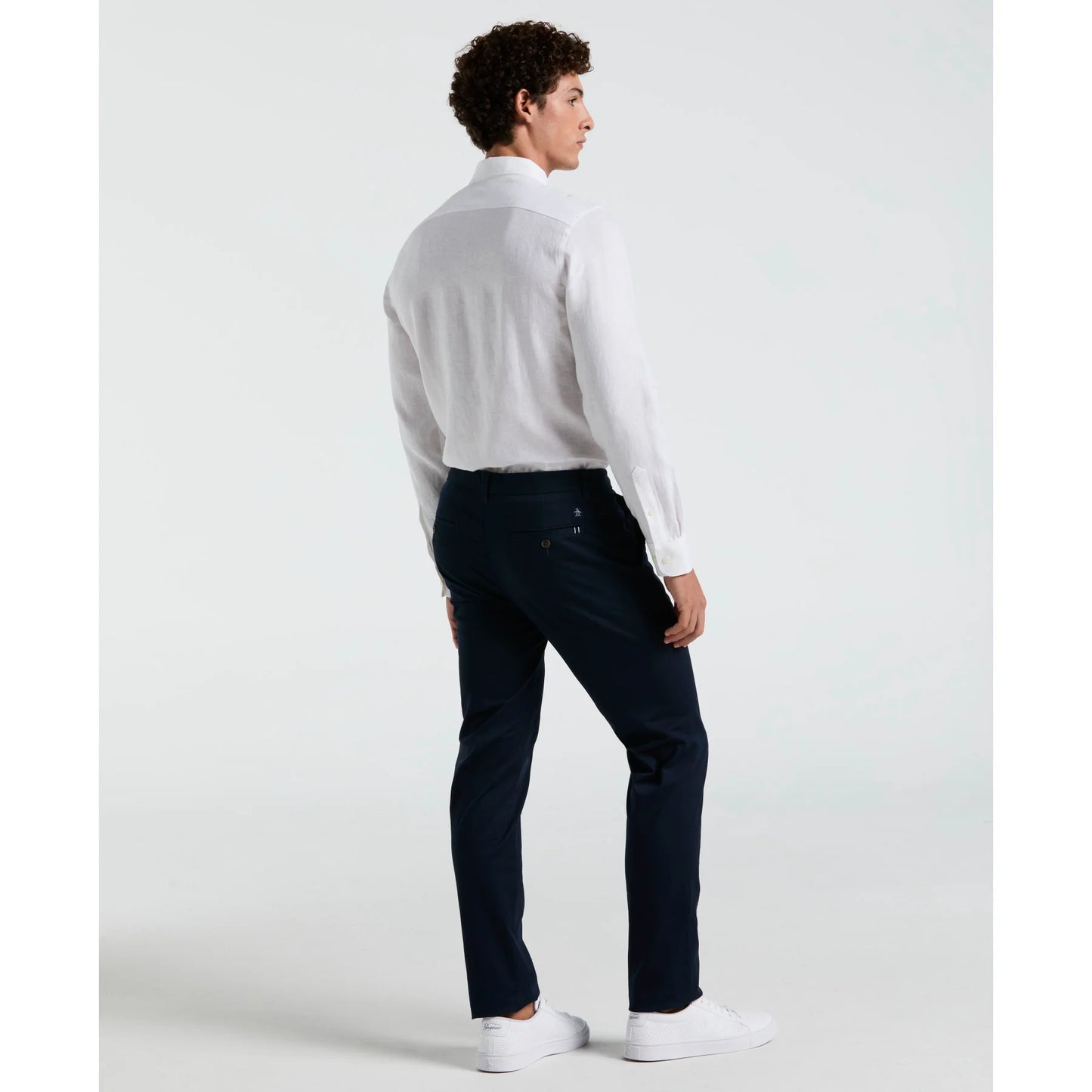 Original Penguin slim fit chinos in dark sapphire, casual trousers made of cotton with belt loops and front pockets.