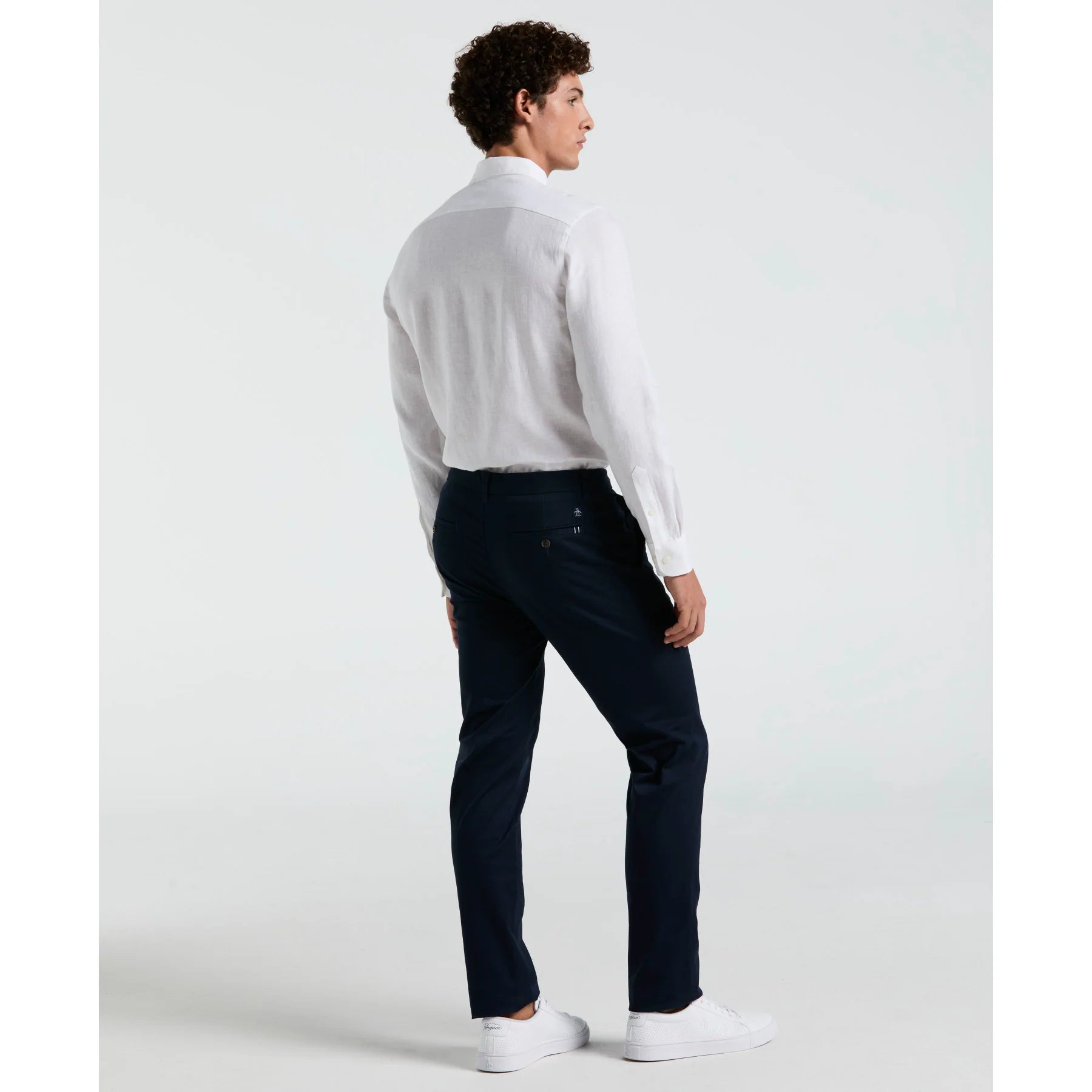 Original Penguin slim fit chinos in dark sapphire, casual trousers made of cotton with belt loops and front pockets.
