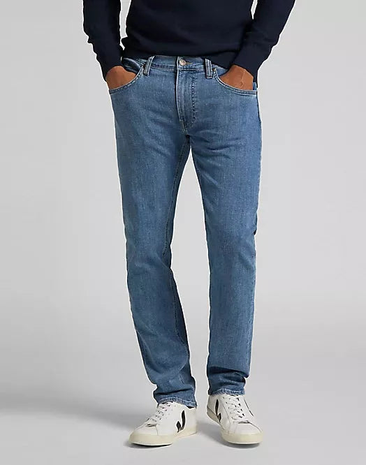 Lee Jeans Daren Straight Fit in Mid Wash