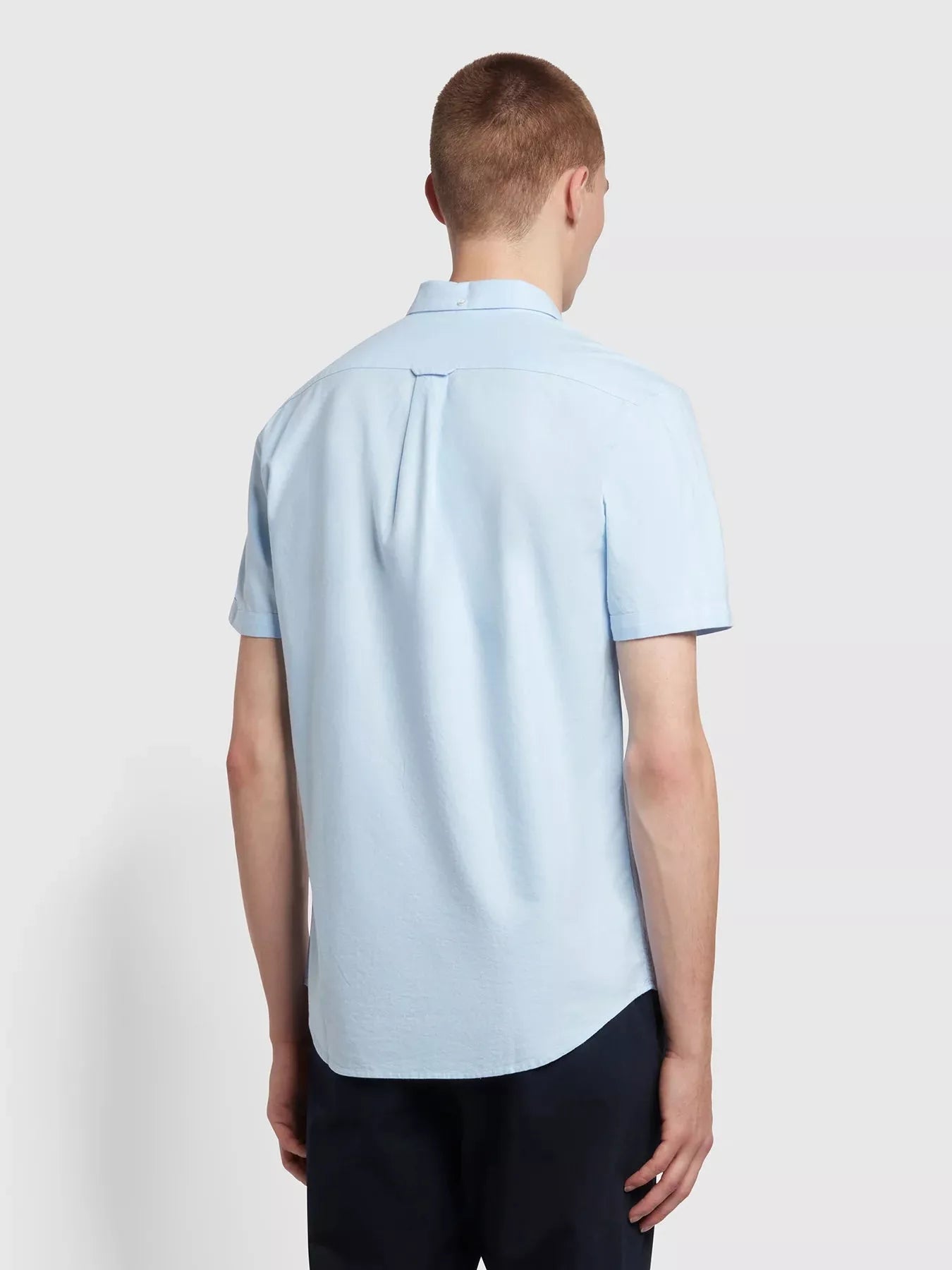 Farah Brewer Slim Fit Short Sleeve Organic Cotton Oxford Shirt In Sky Blue